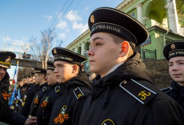 Murmansk, Rusya - 22 Nisan 2019: Nakhimov Deniz Okulu öğrencileri saflarında