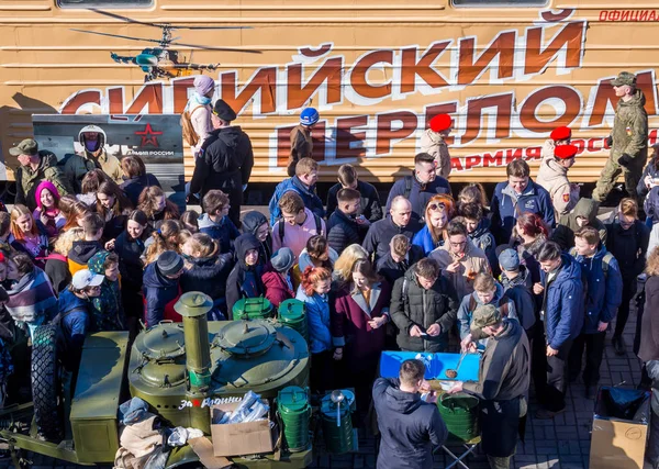 Murmansk Rusko Duben 2019 Návštěvníci Syrského Vlaku — Stock fotografie