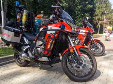 Voronej, Rusya - 30 Ağustos 2018: Acil durum yangın motosikletleri görevbaşında