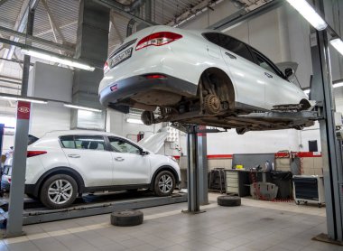 Voronezh, Rusya - 30 Mayıs 2019: Asansör servis merkezinde yolcu vagonu
