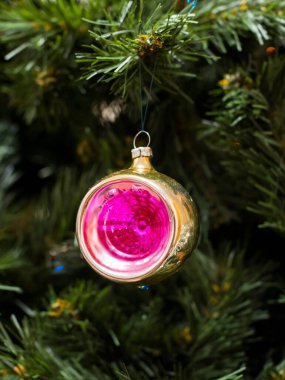 Kırmızı cam el feneri. Sovyet zamanının Noel oyuncağı.