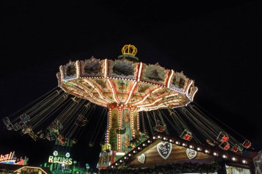 Wellenflug atlıkarınca Oktoberfest, Münih, Almanya, 2015