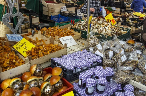 Viktualienmarkt in München, Duitsland, 2015 — Stockfoto