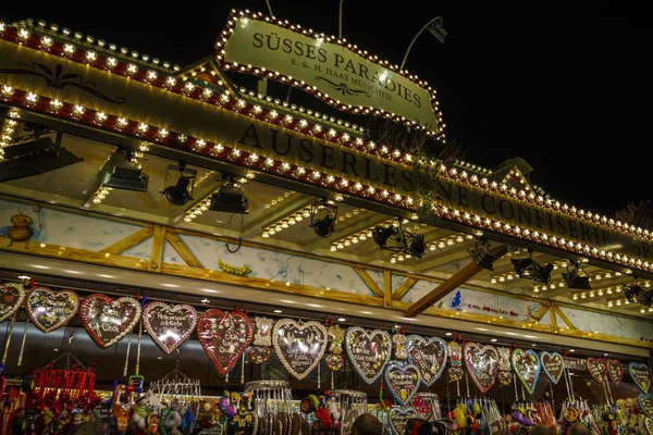 Prodejní stánek s občerstvem na Oktoberfest v Mnichově, Německo, — Stock fotografie