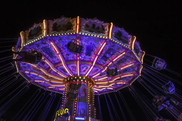 Carrossel Wellenflug no Oktoberfest em Munique, Alemanha, 2015 — Fotografia de Stock