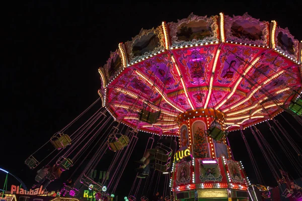 Wellenflug carousel в Октоберфест у Мюнхені, Німеччина, 2015 — стокове фото