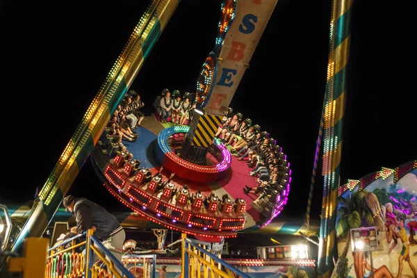 Frisbee passeio divertido no Oktoberfest em Munique, Alemanha, 2015 — Fotografia de Stock