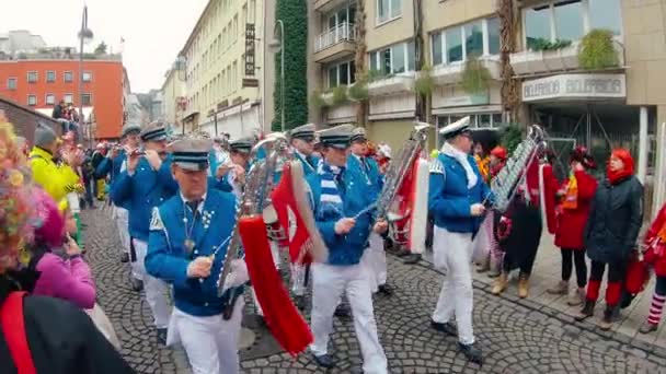 Disfraces Músicos Tradicionales Carnaval Desfile Karneval Colonia Durante Carnaval Callejero — Vídeo de stock