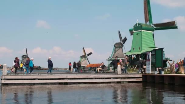 Panorama Idylických Malebných Větrných Mlýnů Zaanse Schans Holandsku Amsterdamu — Stock video