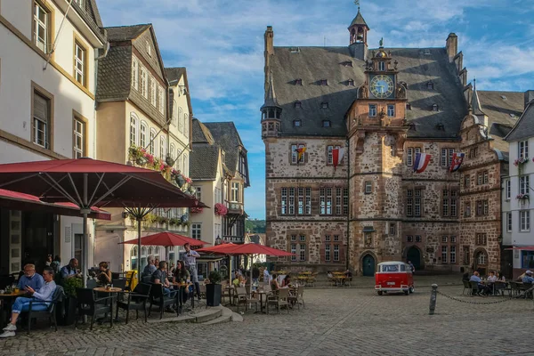 Marburg / Almanya - Ağustos 2019: Marburg Tarihi Şehir Merkezi ve geleneksel evler