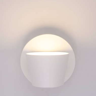 modern tarzda duvar lambası.