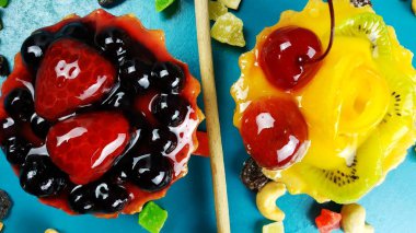 Lezzetli kek çilek ile