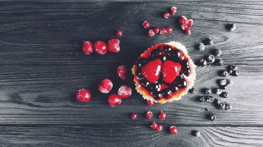 Lezzetli kek çilek ile