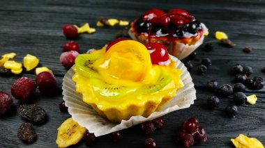 Lezzetli kek çilek ile