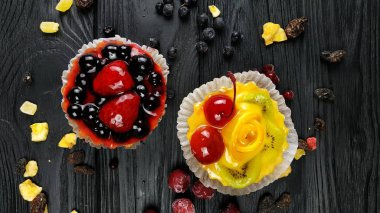 Lezzetli kek çilek ile