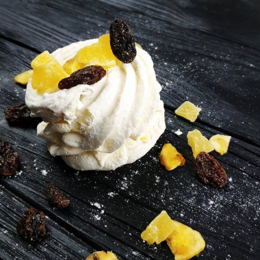 Lezzetli kek çilek ile