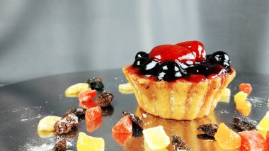 Lezzetli kek çilek ile