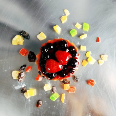 Lezzetli kek çilek ile