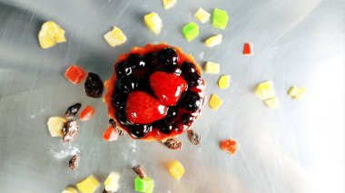 Lezzetli kek çilek ile