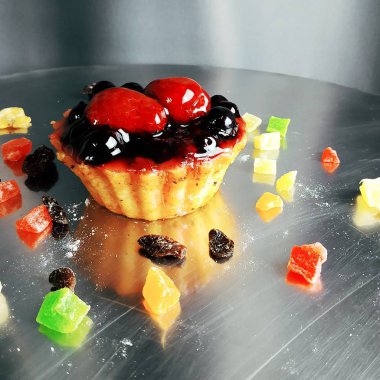 Lezzetli kek çilek ile