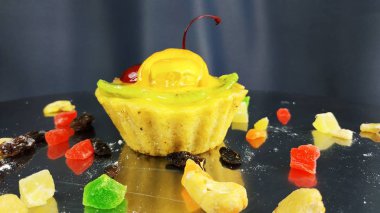 Lezzetli kek çilek ile