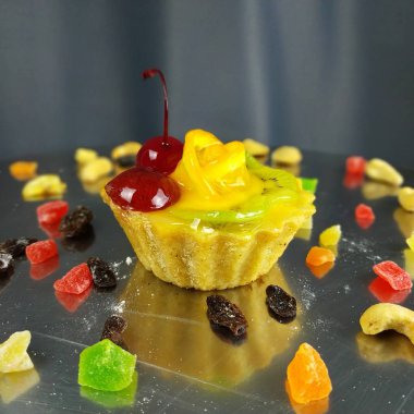 Lezzetli kek çilek ile