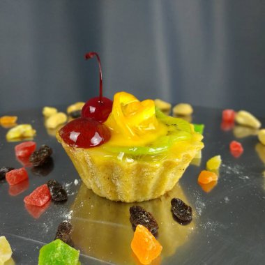 Lezzetli kek çilek ile