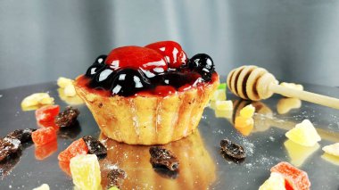 Lezzetli kek çilek ile