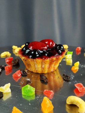 Lezzetli kek çilek ile