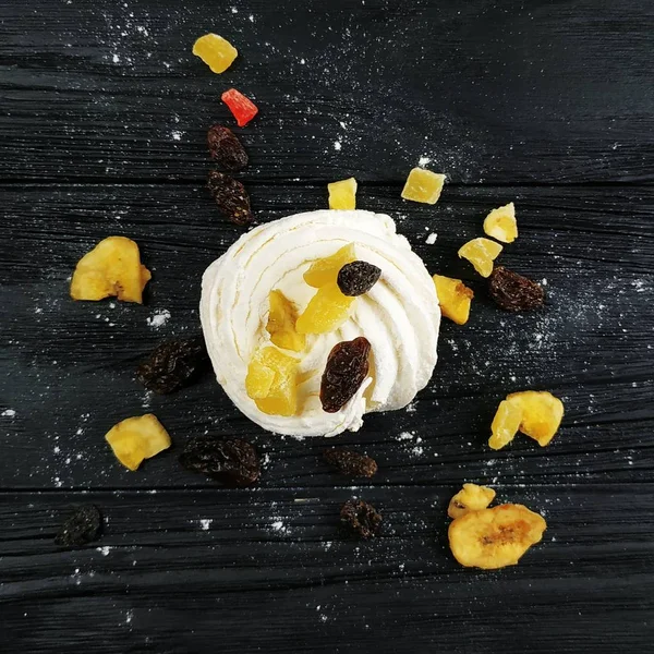 Lezzetli kek çilek ile