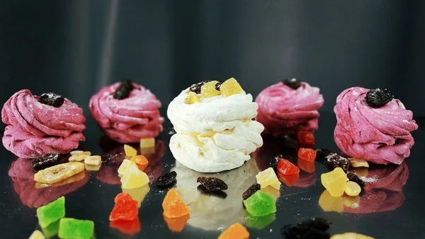 Lezzetli kek çilek ile