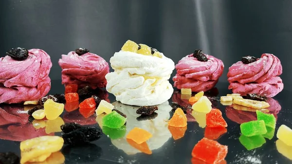 Lezzetli kek çilek ile