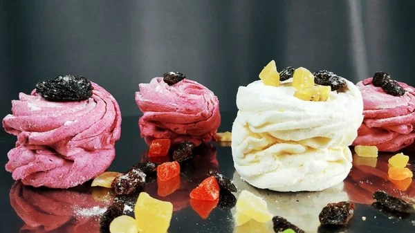 Lezzetli kek çilek ile