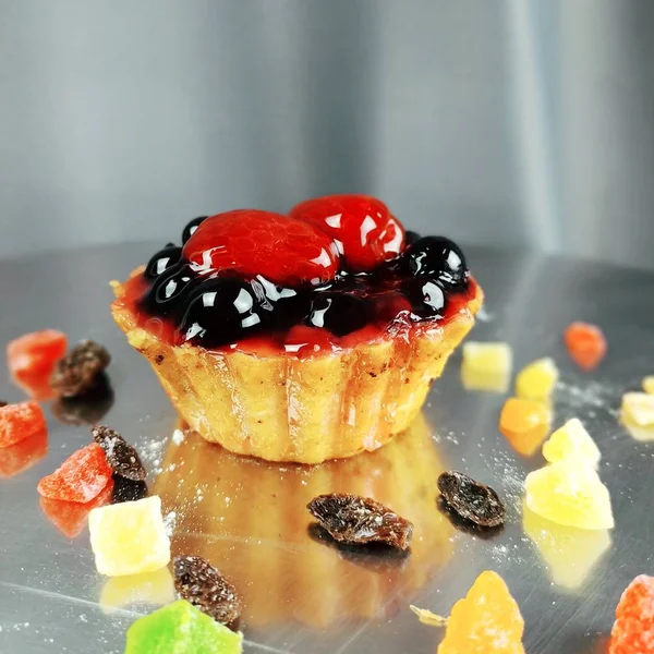 Lezzetli kek çilek ile