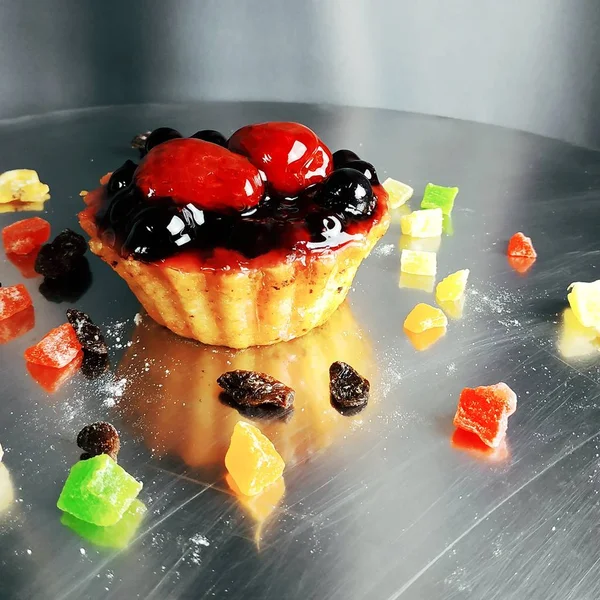 Lezzetli kek çilek ile