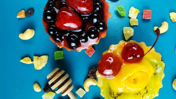 Lezzetli kek çilek ile