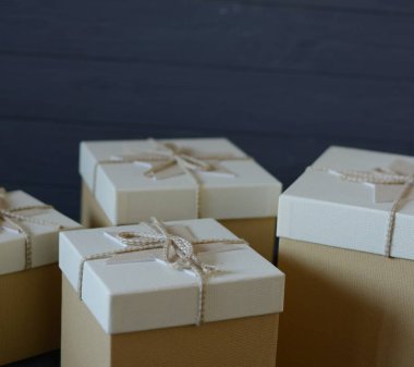 el yapımı hediye kutuları tablo