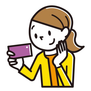 Gülümseyen kadın cep telefonu çalışır