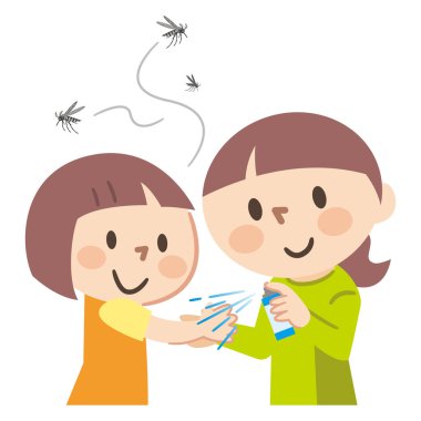 Anne çocuğuna böcek ilacı püskürtüyor.