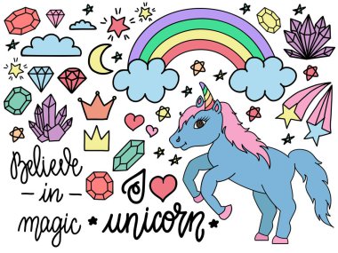 El tek boynuzlu at ve diğer elementler çizilmiş. Beyaz arka planda karalama veya çizgi film stilinde vektör çizimleri kümesi.