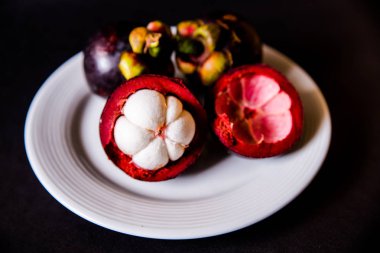 Vitamini zengin mangosten meyve
