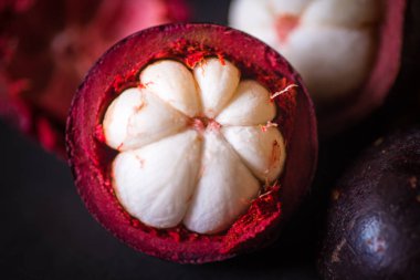 Vitamini zengin mangosten meyve