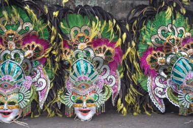Geçit töreni 2018 renkli gülümseyen maskesini Masskara Festivali, Bacolod City, Filipinler.