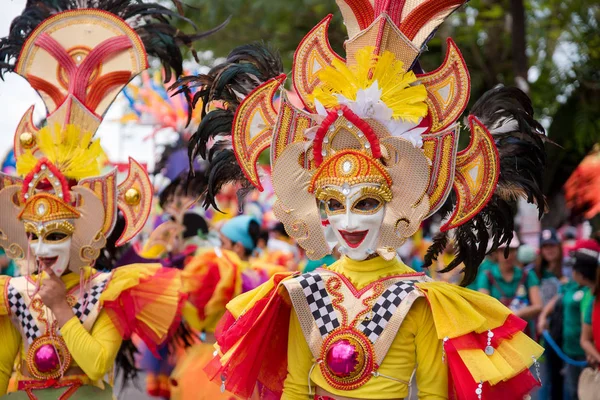 Desfile Coloridas Máscaras Sonrientes Festival Masskara 2018 Bacolod City Filipinas — Foto de Stock
