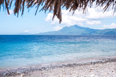 Çakıl plaj Punta Malabrigo, Batangas, Filipinler.