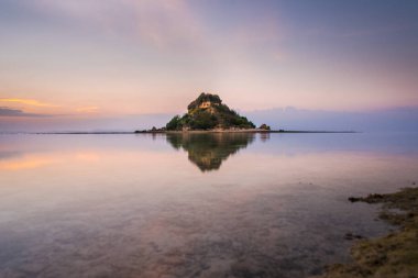 Sombrero Adası, San Pascual, Masbate, Filipinler. Nisan Çevresi 