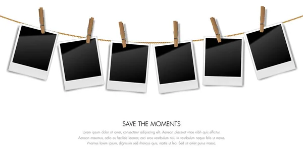 Ahşap klipleri ile bir ip üzerinde gerçekçi boş retro fotoğraf çerçeveleri, Vektör illüstrasyon