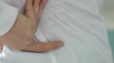 Beyaz yakalı işçiler düşük bel ağrısı ve rahim ağzı spondilozu..