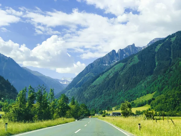Avusturya Alpleri'nin güzel manzarası. Grossglockner, Avusturya,