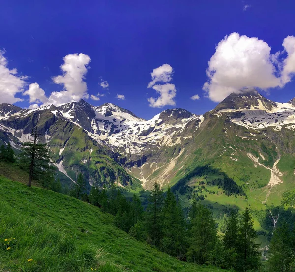 Schöne Aussicht auf die österreichischen Alpen. Großglockner, Österreich, — Stockfoto
